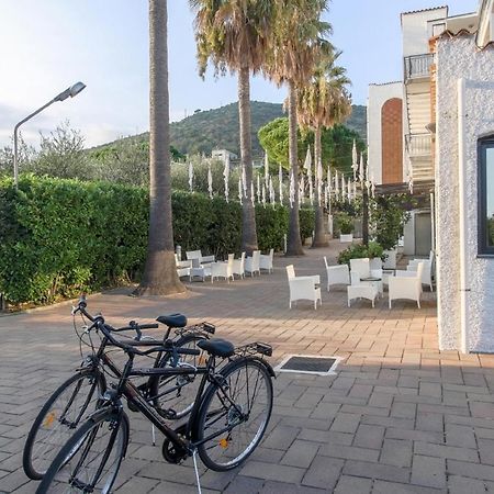 Liguria Apartments Pietra Ligure Kültér fotó