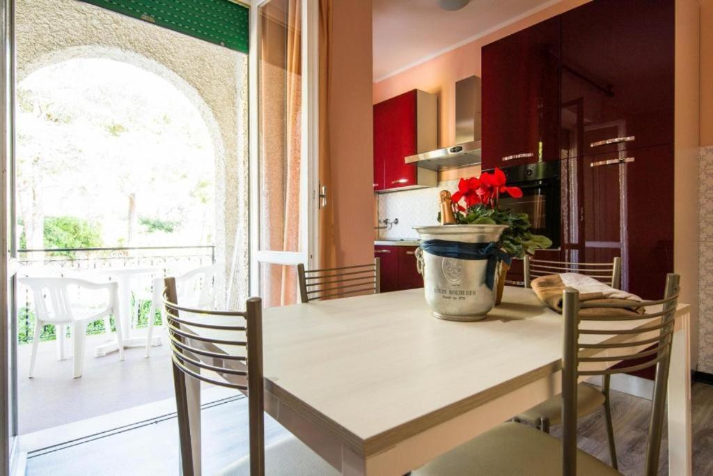 Liguria Apartments Pietra Ligure Kültér fotó